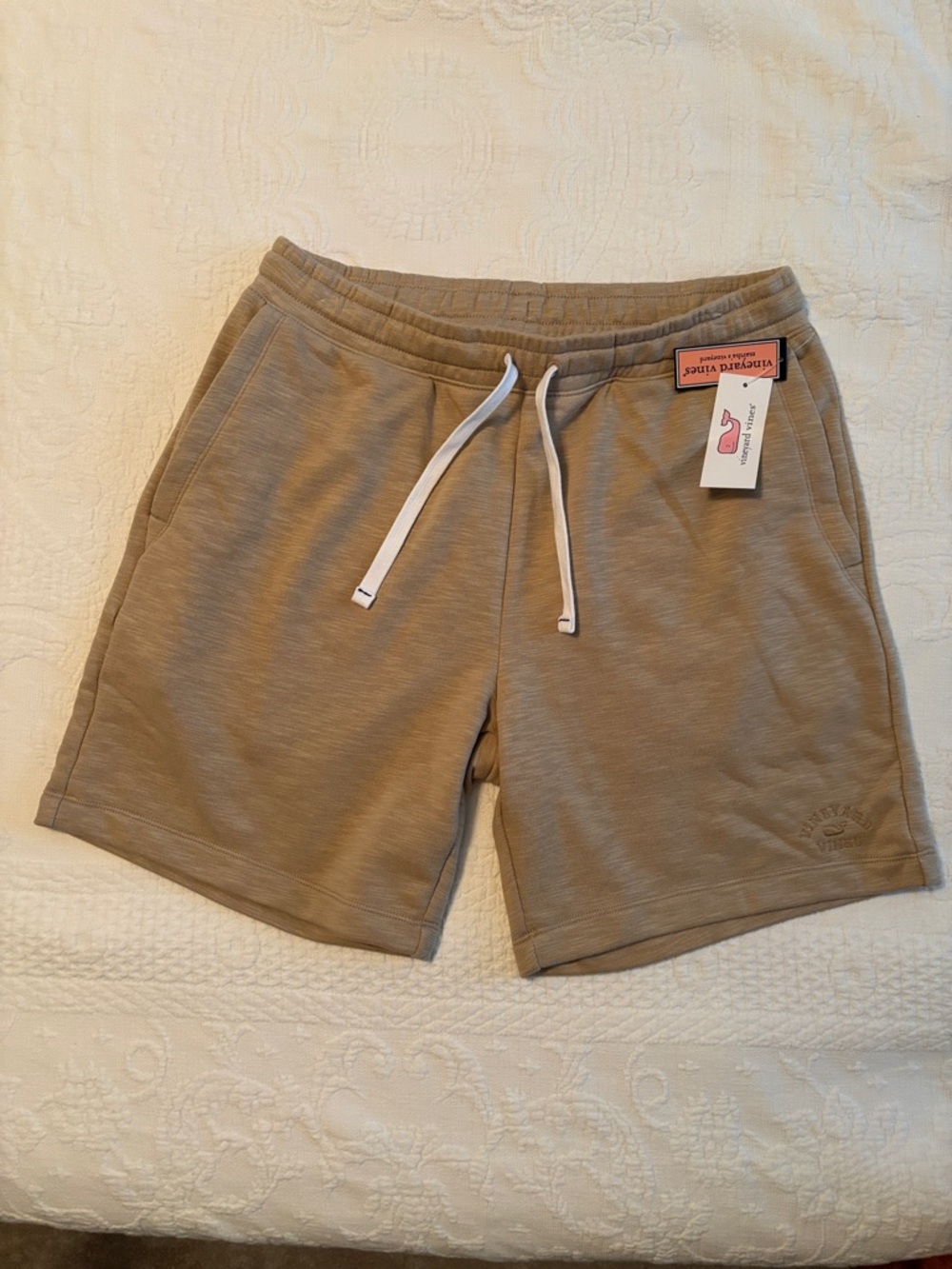 Vineyard Vines Men's Drawstring Shorts - Tan with White Drawcord M